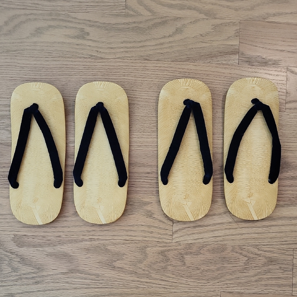 2 Pair - Japanese Zori sandals: Beige Flip Flops with Black Straps